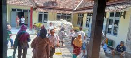1287 Warga Tegalrejo Mendapat Bantuan Beras